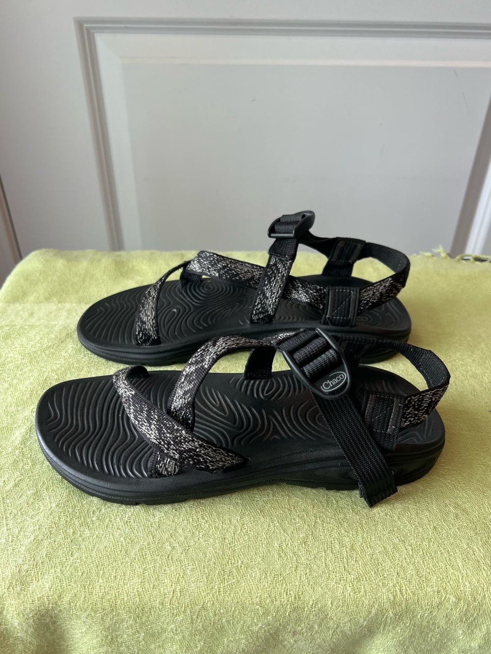 Chaco' ZX/1 Classic Black Speckle Sport Sandals. Size 9